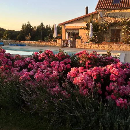 Tatil Evi Le Maine D'autana & La Ferme Du Domaine Excideuil
