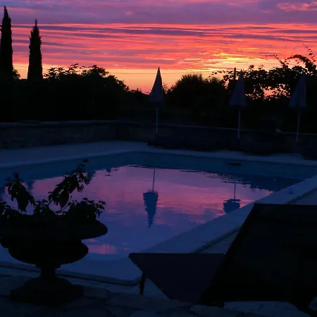 Tatil Evi Le Maine D'autana & La Ferme Du Domaine Excideuil